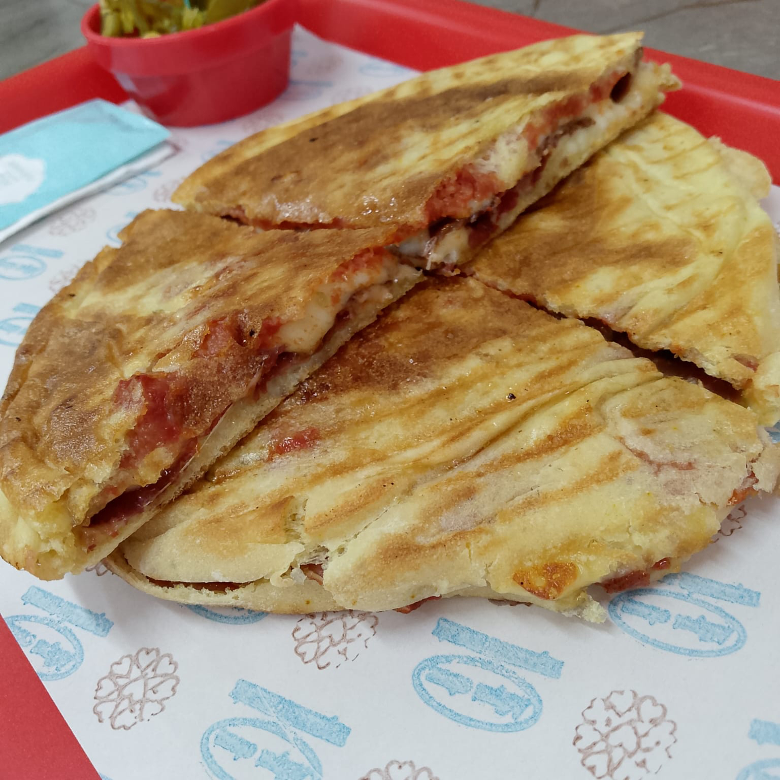 Pastırmalı Kaşarlı Bazlama Tost