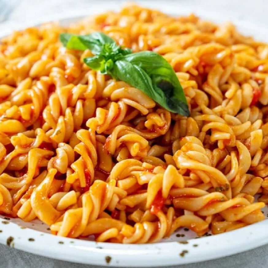 Acılı soslu Makarna