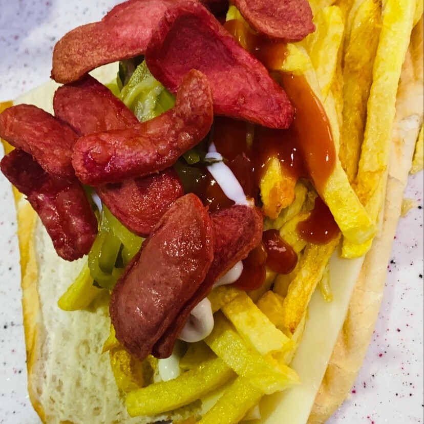 Ekmek Arası Sosisli Kaşarlı Patso