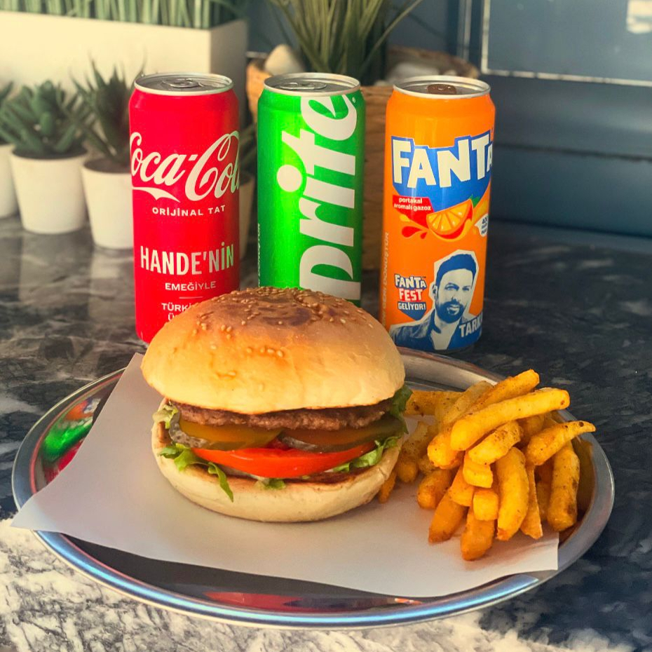 Hamburger + Patates Kizartmasi + Kutu İçecek