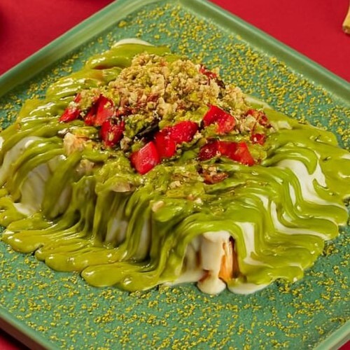 Antep Fıstığı Soslu Waffle (Dilimlenmiş)