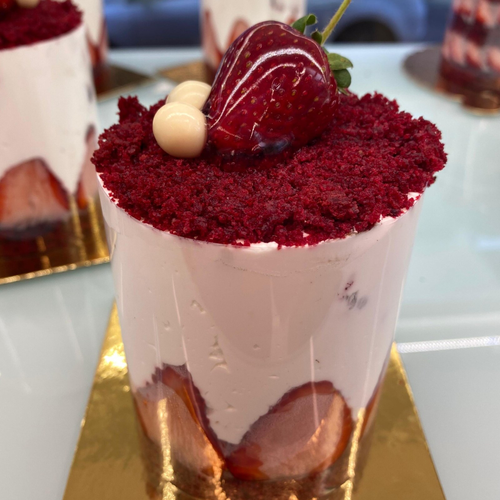Çilekli Mousse Pasta