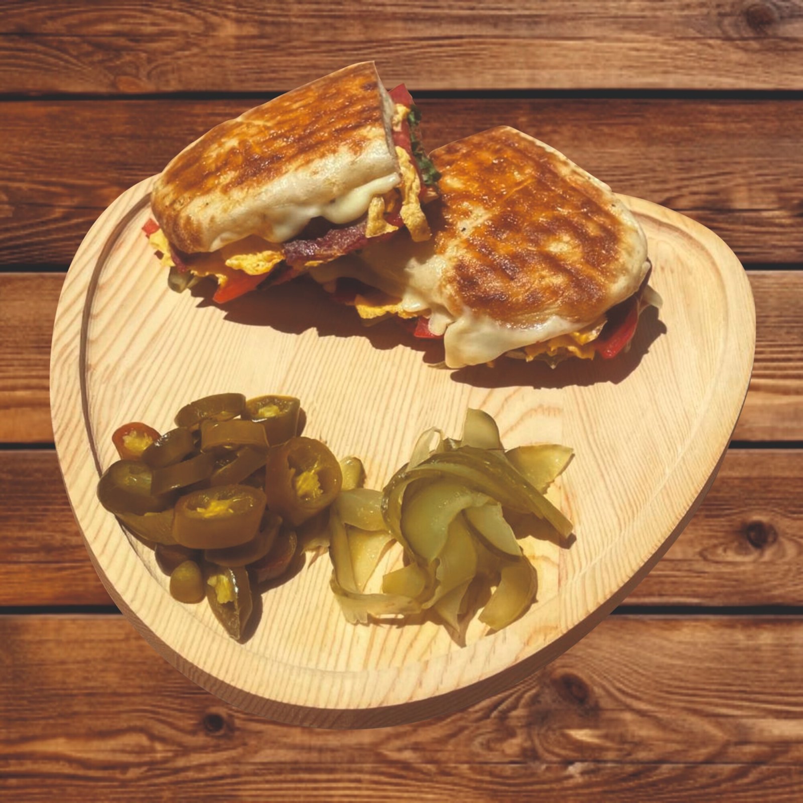 Sucuklu & Yumurtalı Bazlama Tost