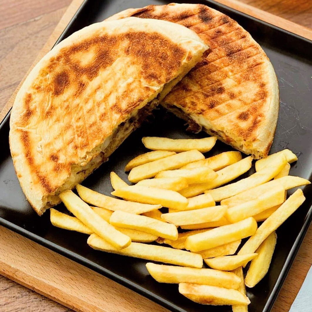 Kaşarlı Bazlama