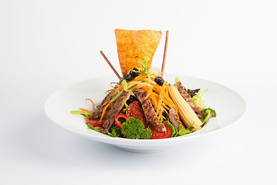 Barbekü Tavuklu Salata