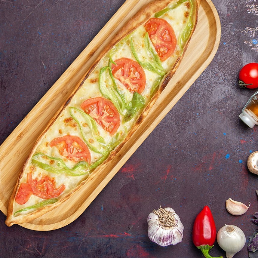 Kaşarlı Sebzeli Pide
