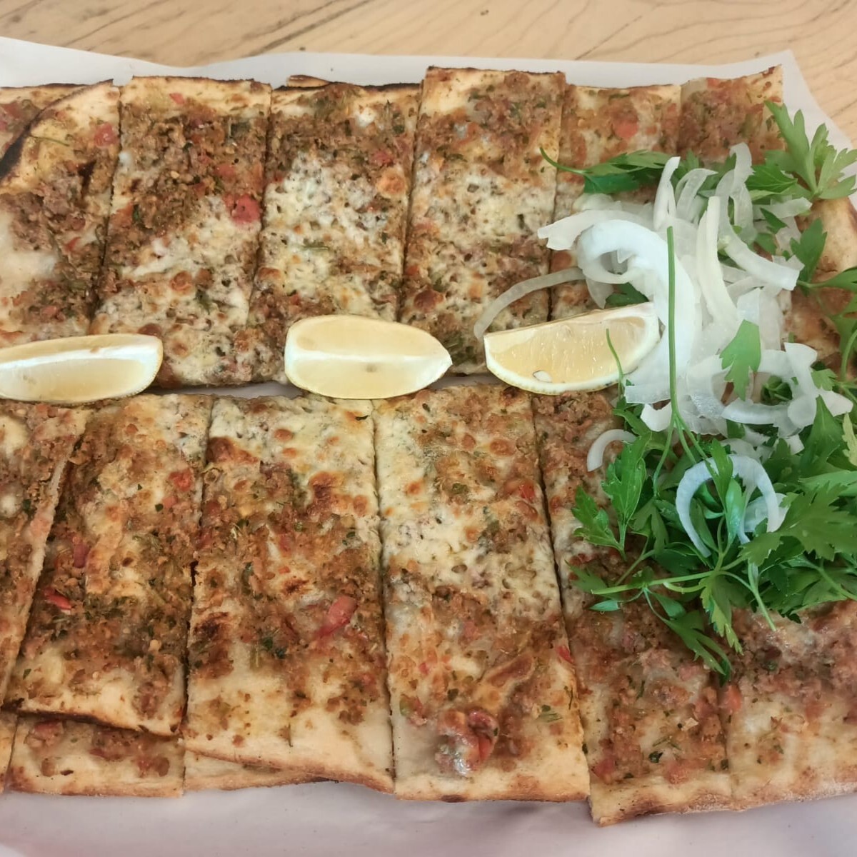 Kıymalı Yumurtalı Pide