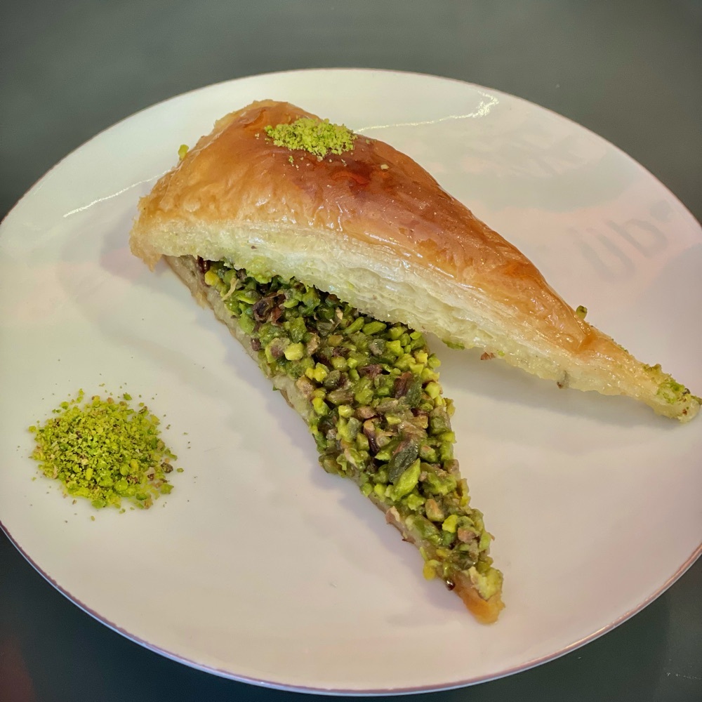 Antep Fıstıklı Havuç Dilim Baklava (1 Kg)