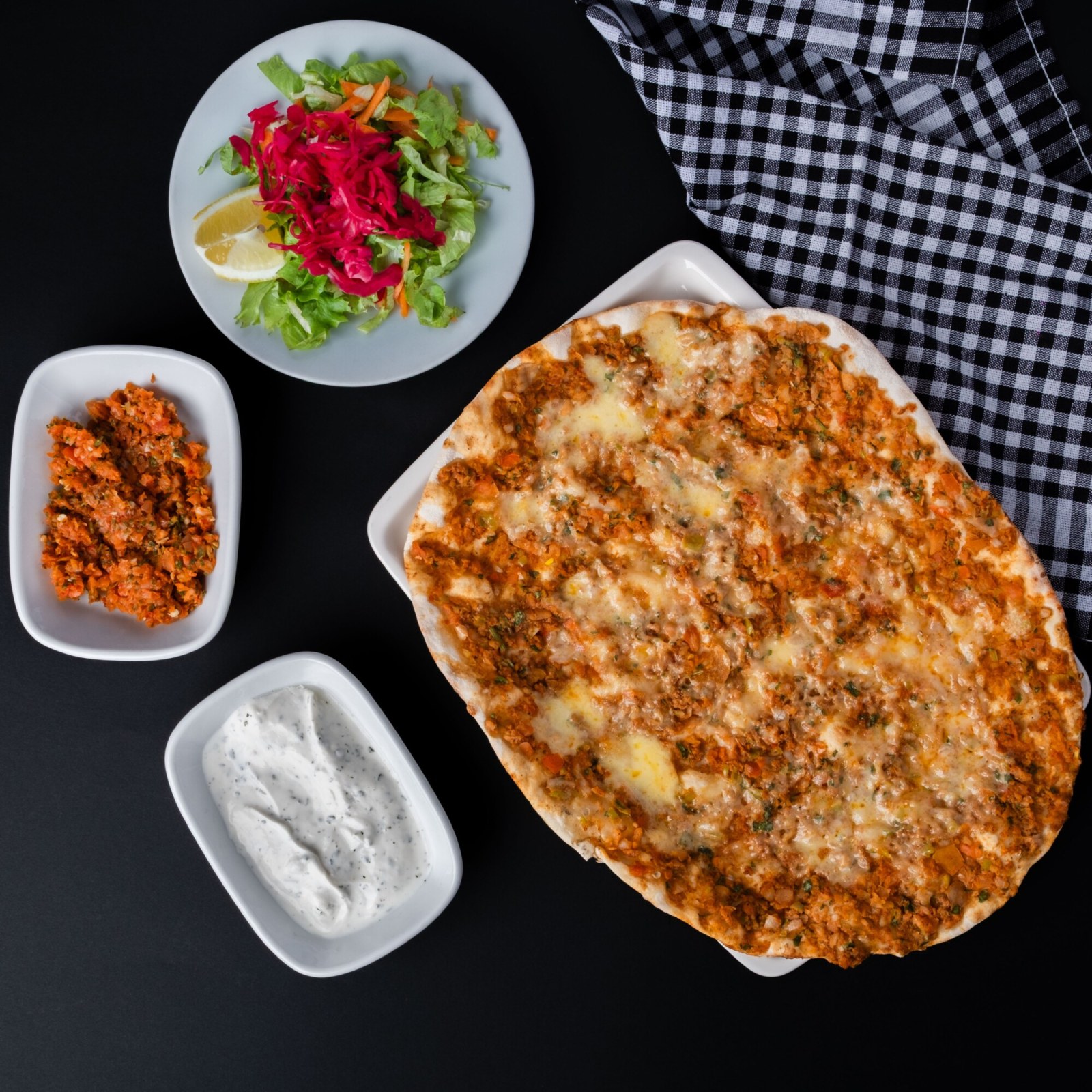 Kaşarlı Özel Lahmacun