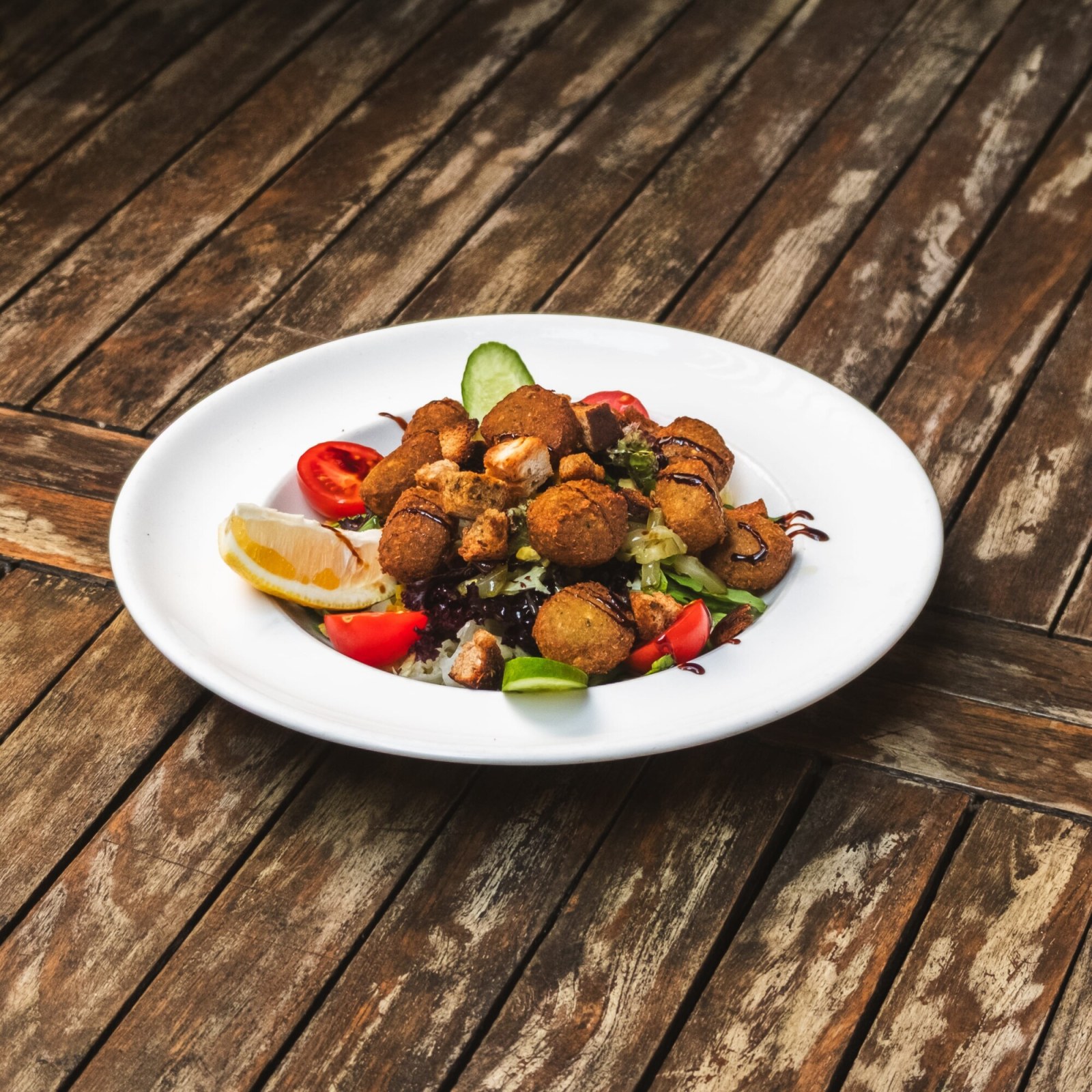 Falafel Salata