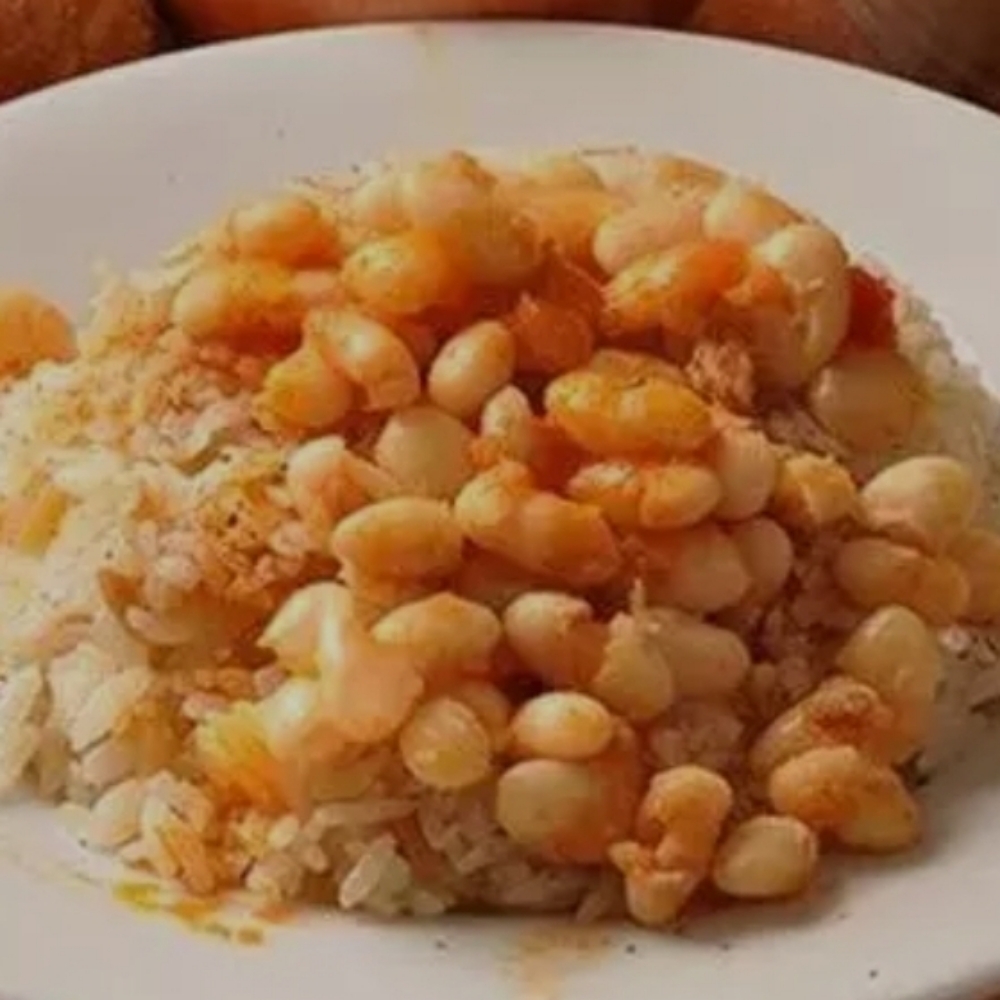 1 porsıyon tavuklu nohutlu pilav ayran
