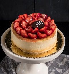 Çilekli Cheesecake (6 - 8 Kişilik)