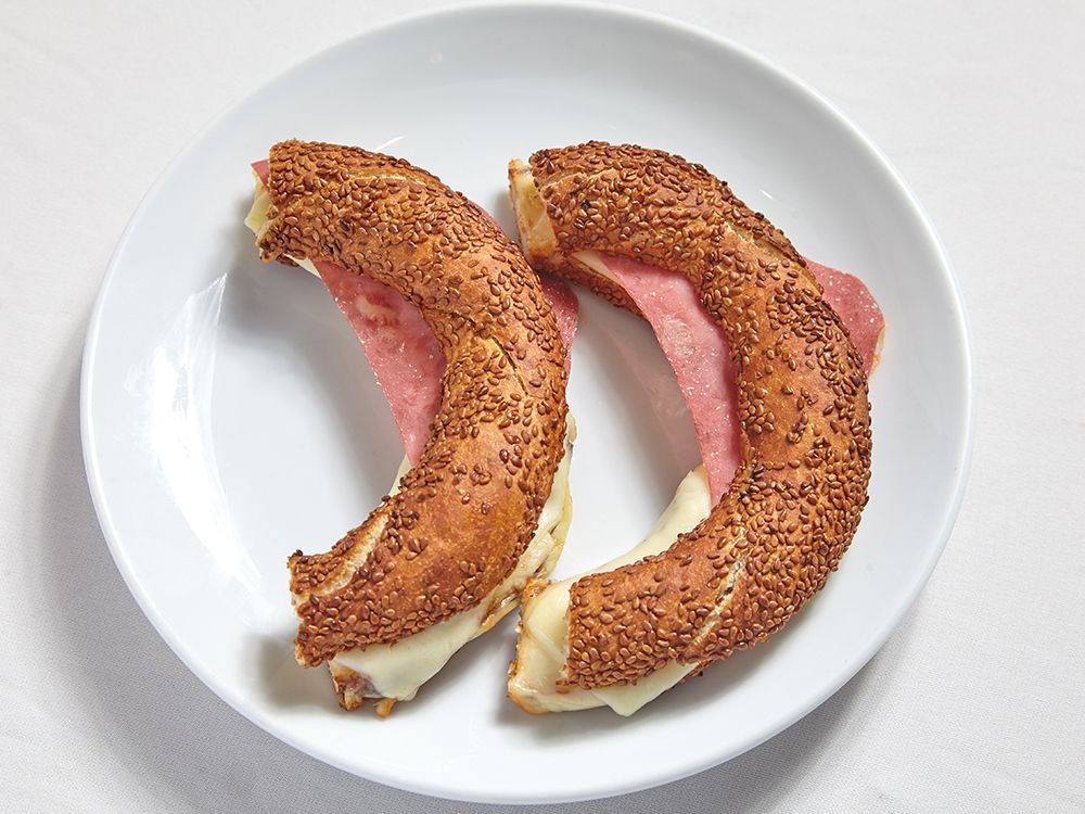 Kaşarlı Jambonlu Simit Sandviç