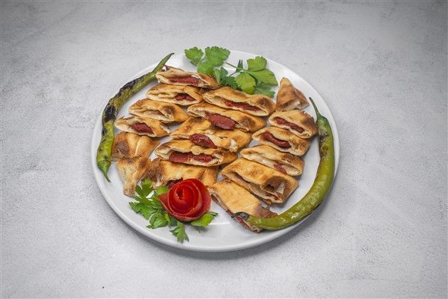 Sucuklu Pide