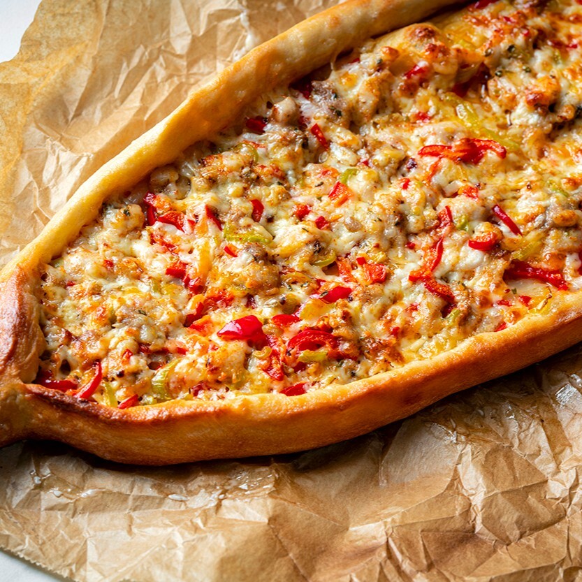 1 Tavuklu Pide + Kutu İçecek (33 Cl) Alana, 1 Tavuklu Pide + Kutu İçecek (33 Cl) Bedava
