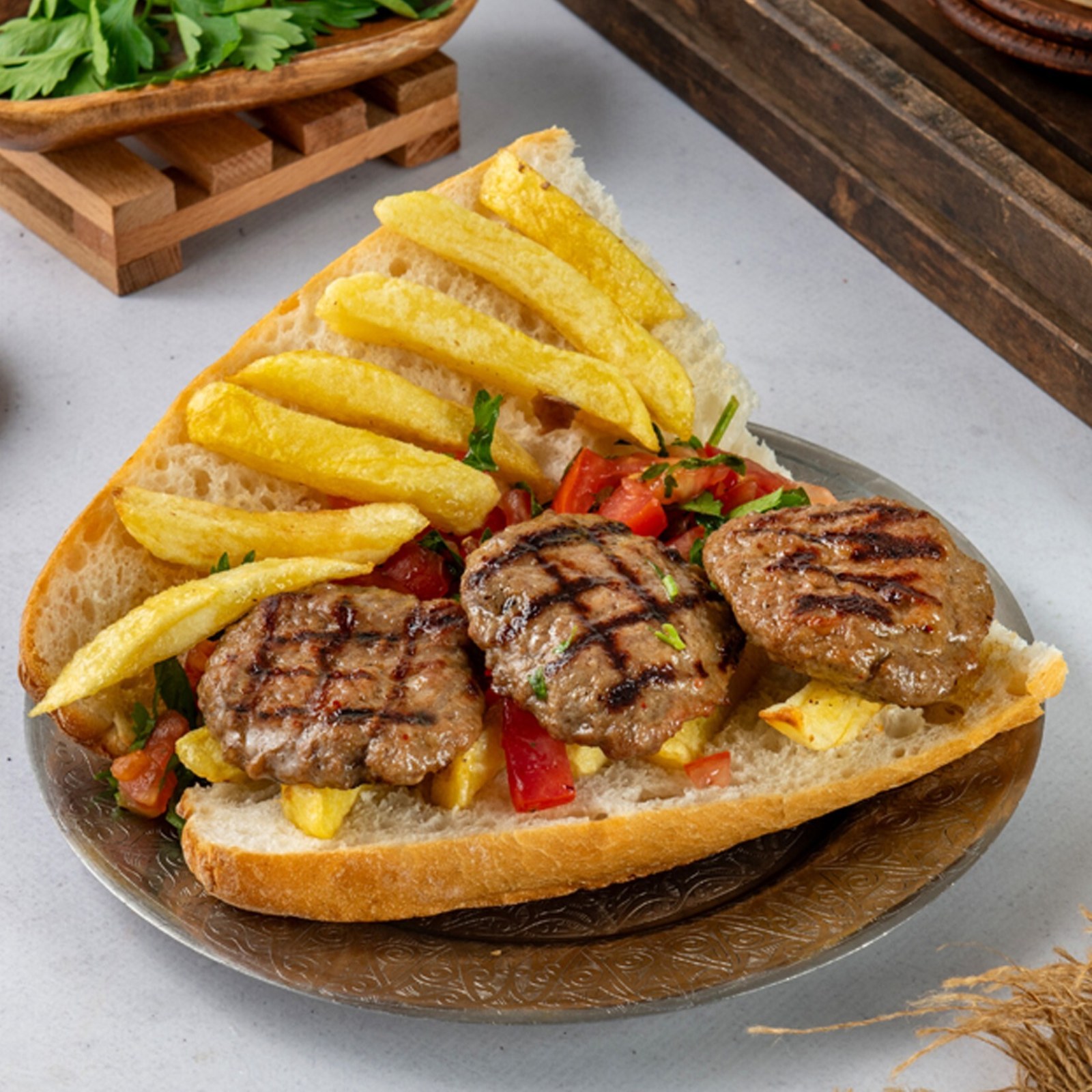 Yarım Ekmek Arası Köfte