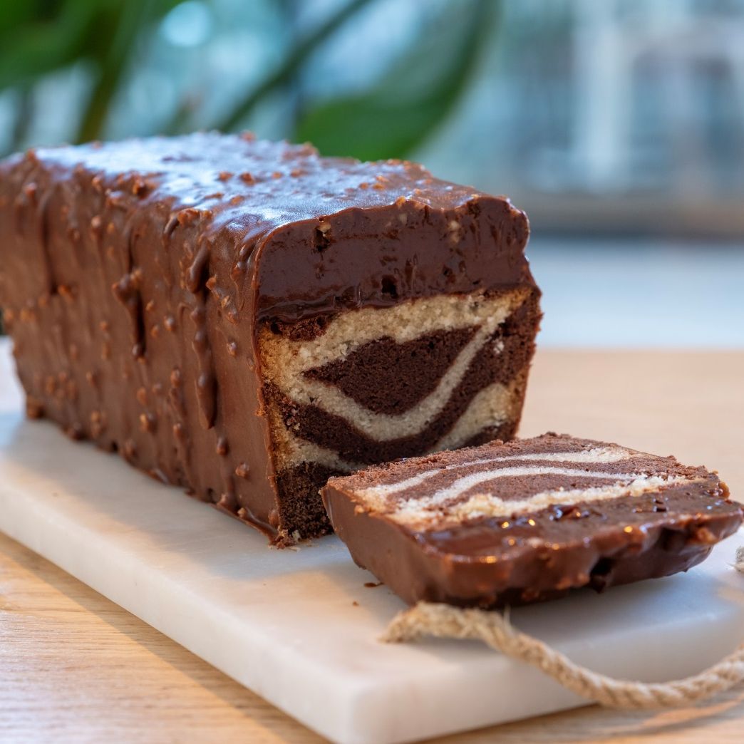 Gianduja Çikolata Kaplı Çikolata Kremalı Marble Kek (Bütün; 9 dilim)
