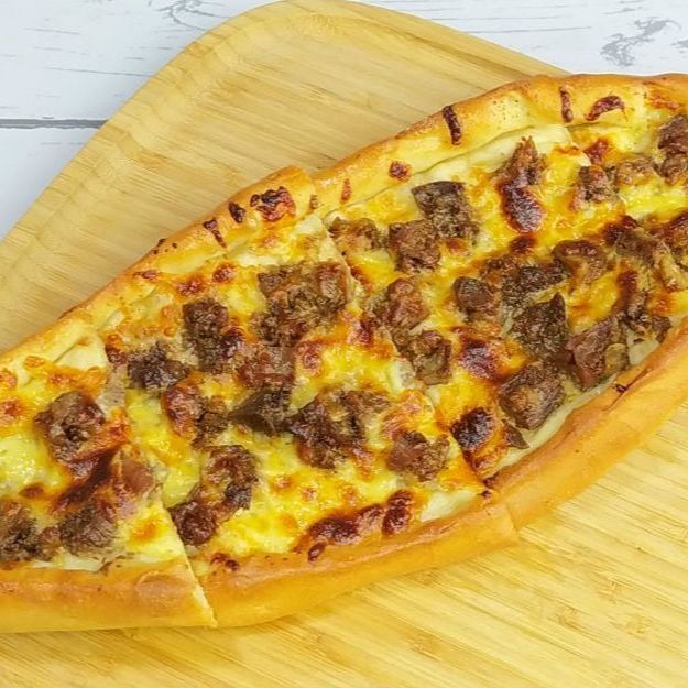 Kavurmalı Yumurtalı Pide