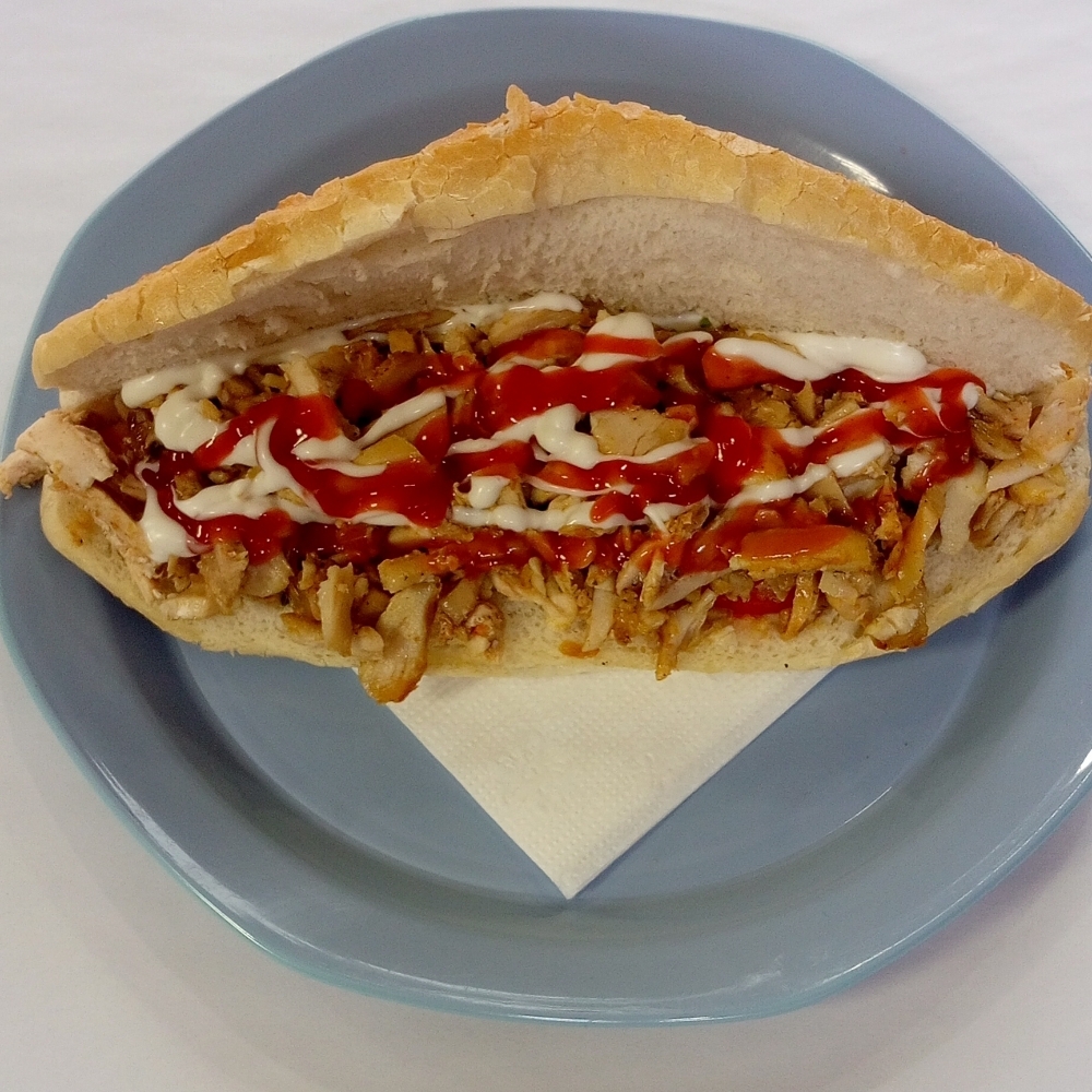 Yarım Ekmek Arası Tavuk Döner