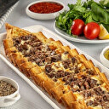 Kavurma Kaşarlı Pide
