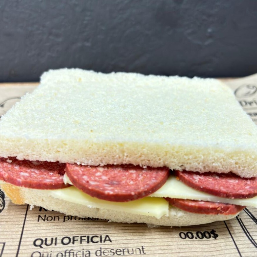 Kenarsız Ekmekten Karışık Tost