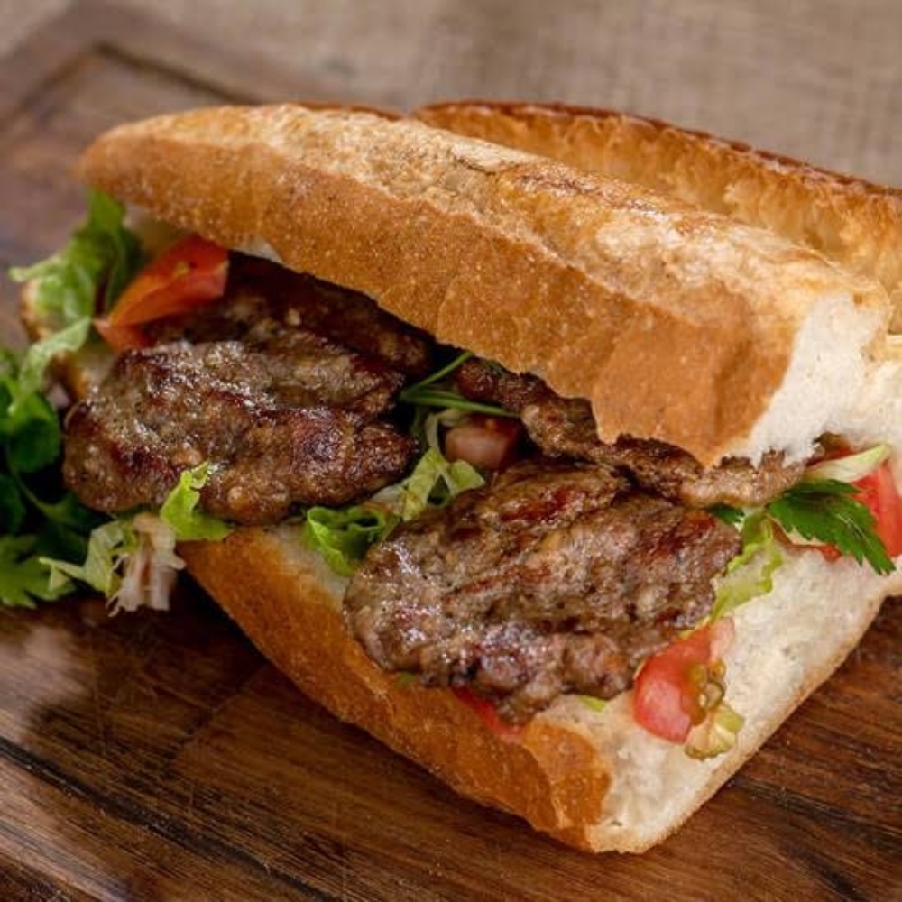 Yarım Ekmek Izgara Köfte