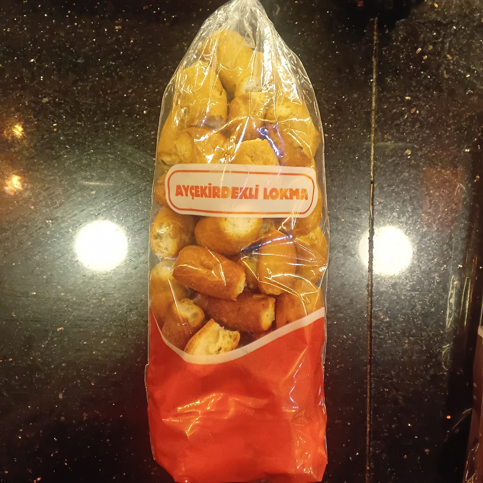 AY ÇEKİRDEKLİ LOKMA