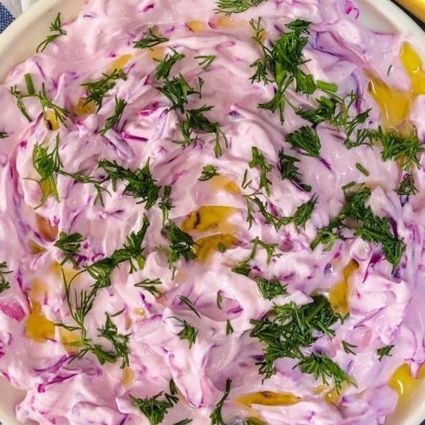 Yoğurtlu Kırmızı Lahana Salatası