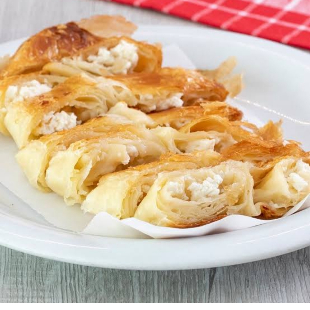 Peynirli börek porsiyon