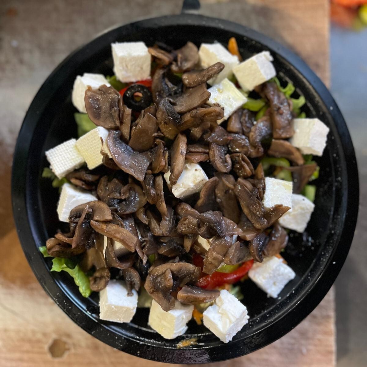 Beyaz Peynirli Mantarlı Salata