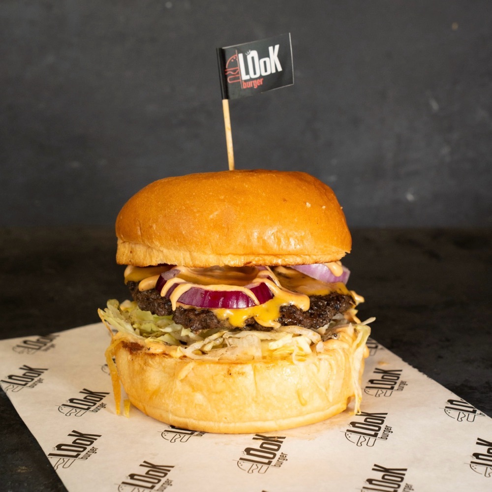 Classic Cheeseburger