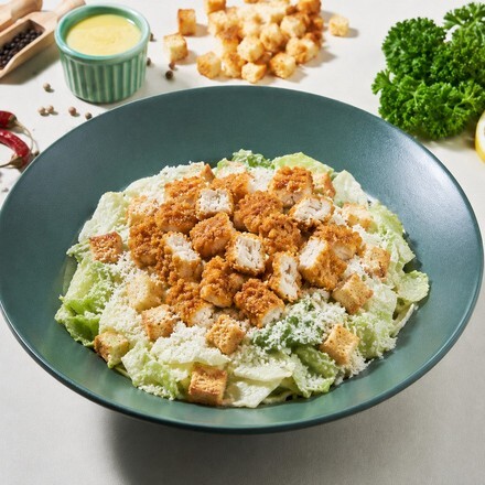 Çıtır Tavuk Sezar Soslu Salata