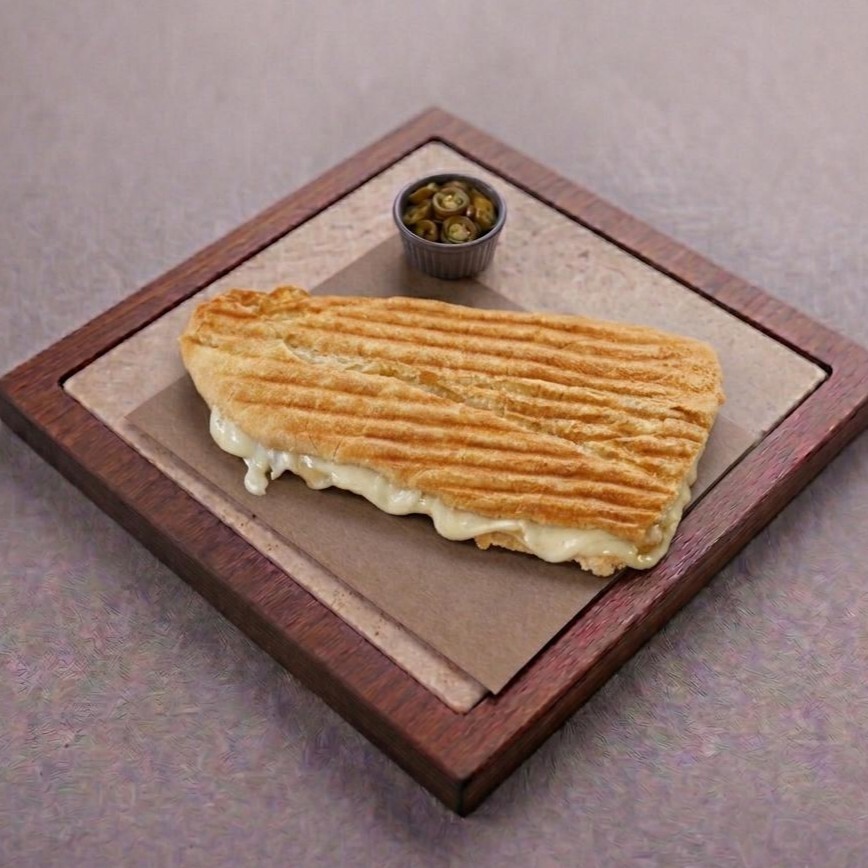 3 Çeyrek Kaşarlı Tost