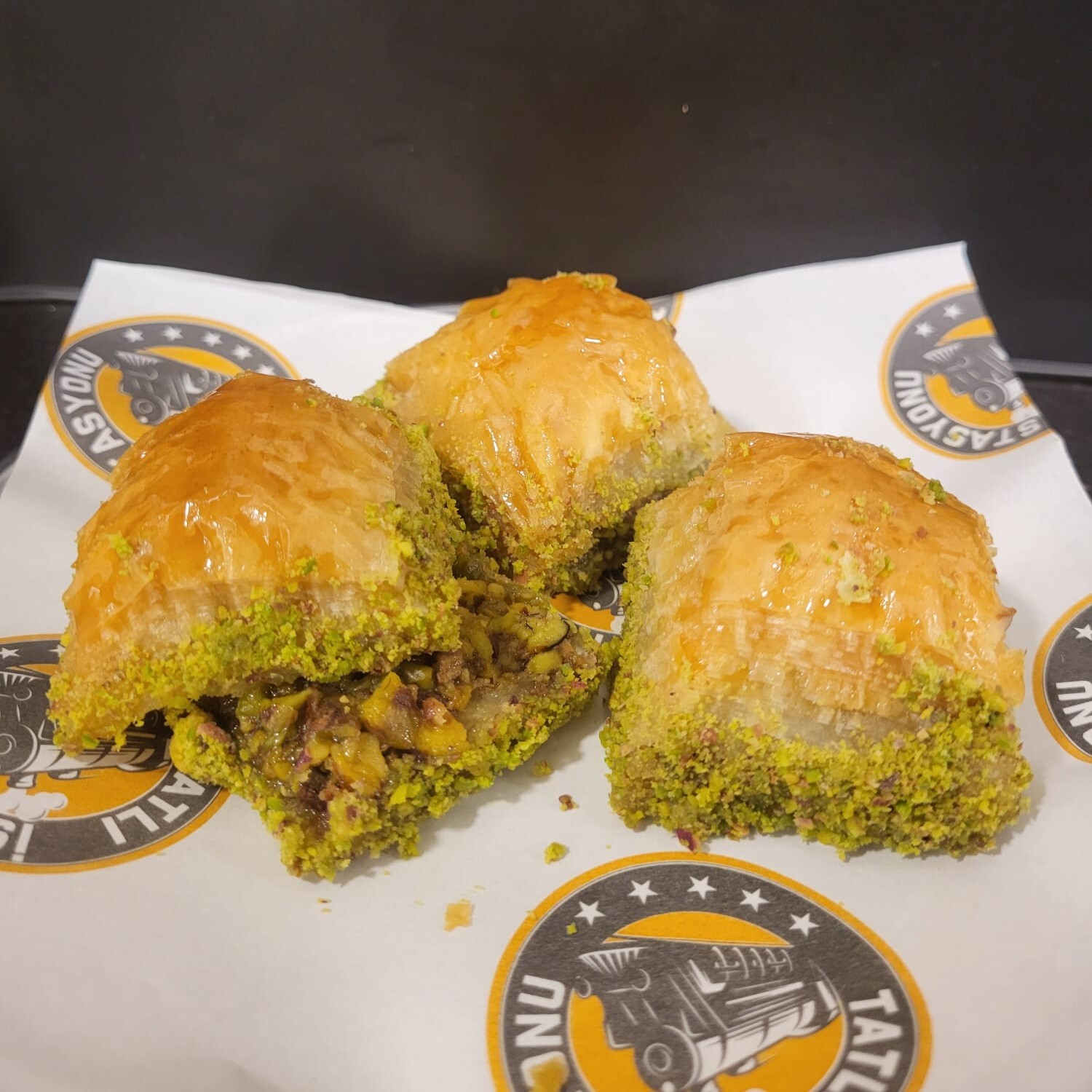 Fıstıklı Kuru Baklava (1 Kg)