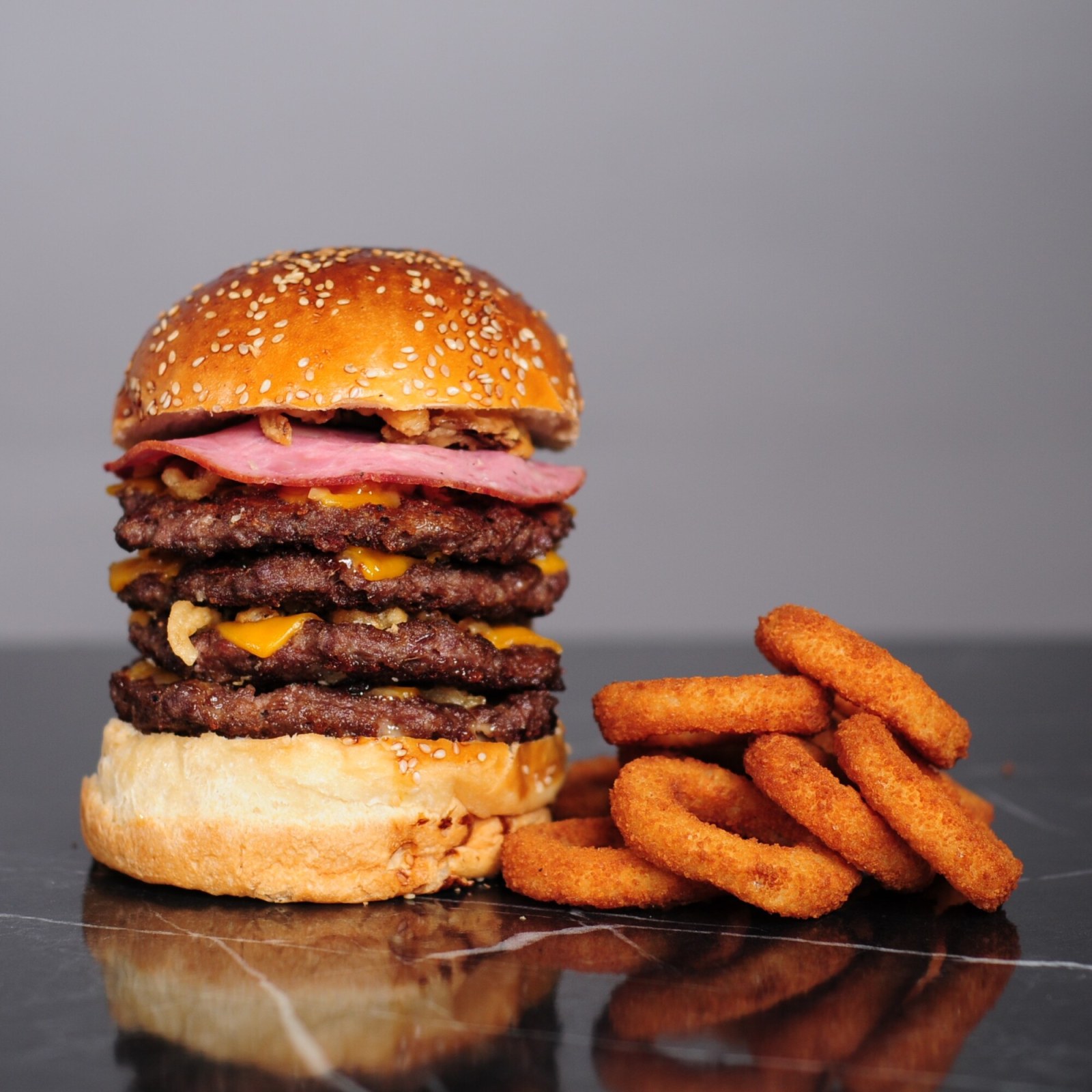 İstanbul Burger + Soğan Halkası