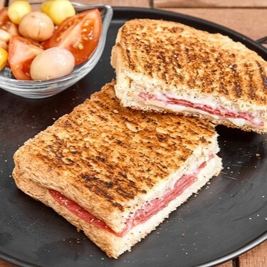 Tava Ekmeğinde Atom Tost