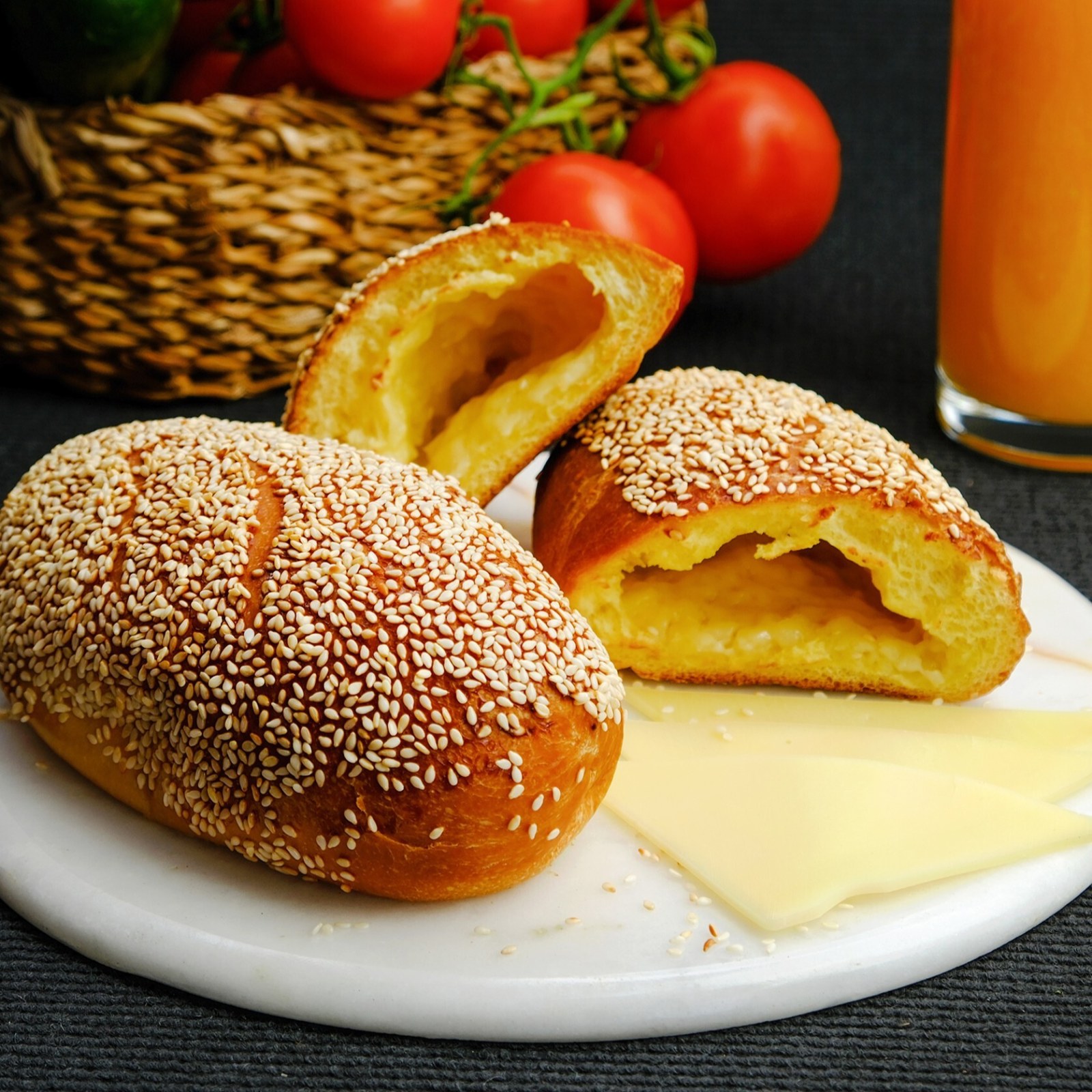 Tereyağlı Kaşarlı Simit