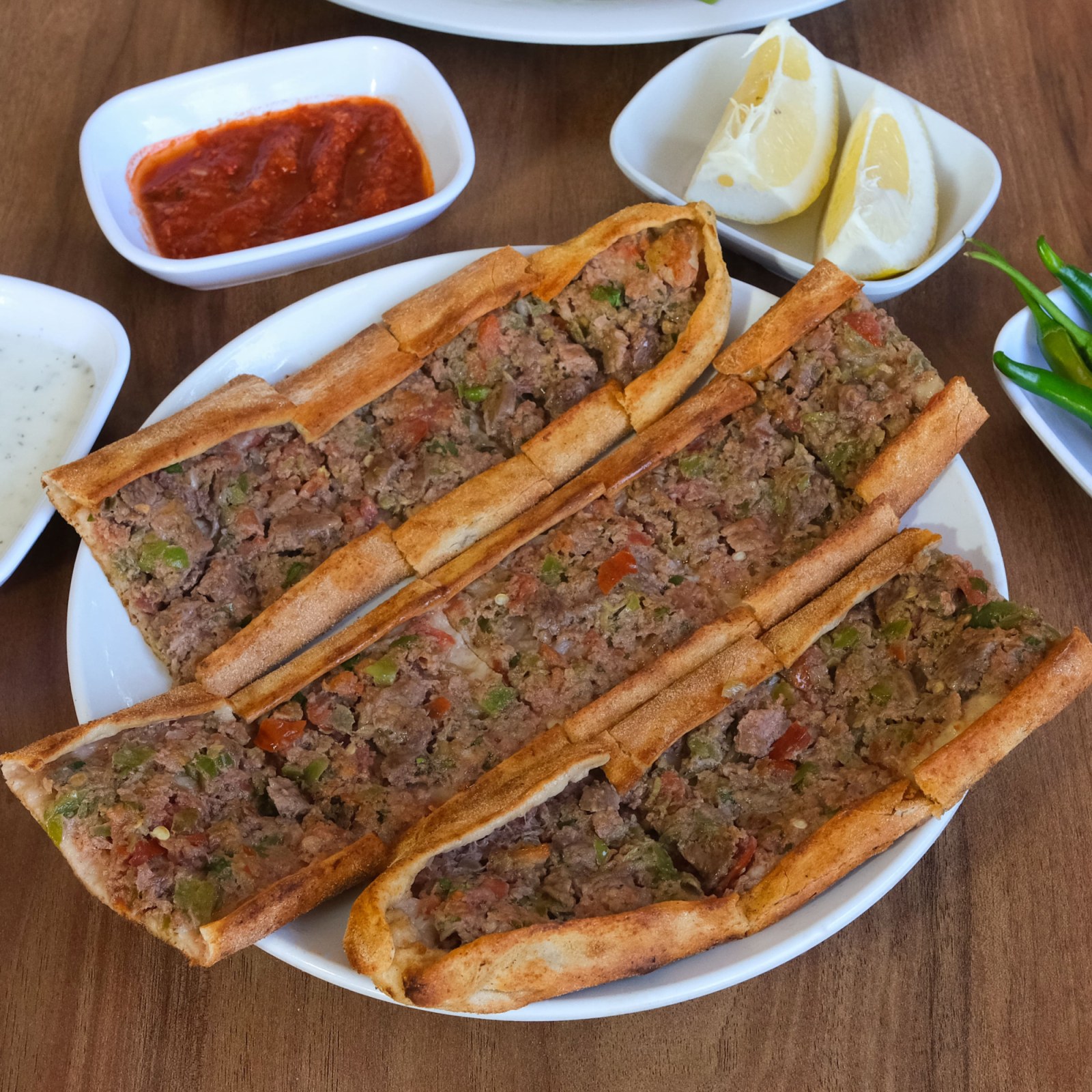 Kıymalı Kuşbaşılı Karışık Pide