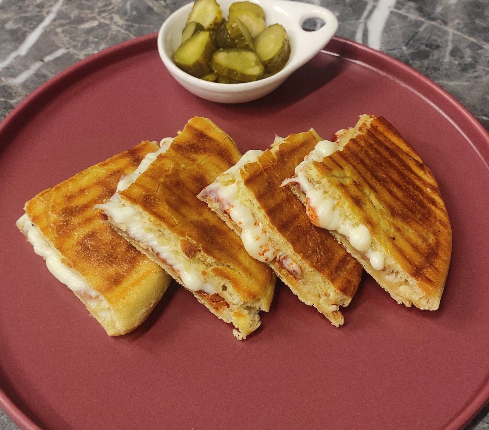 Kaşarlı Bazlama Tost