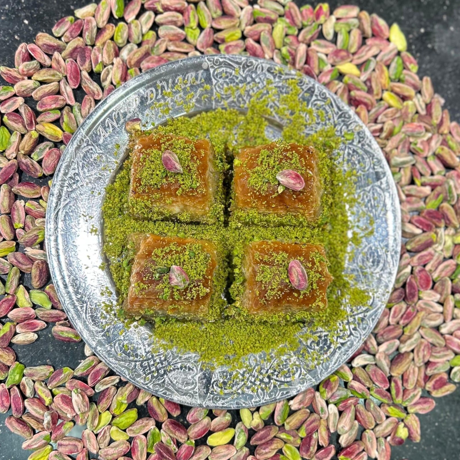 Fıstıklı Baklava (1 kg.)