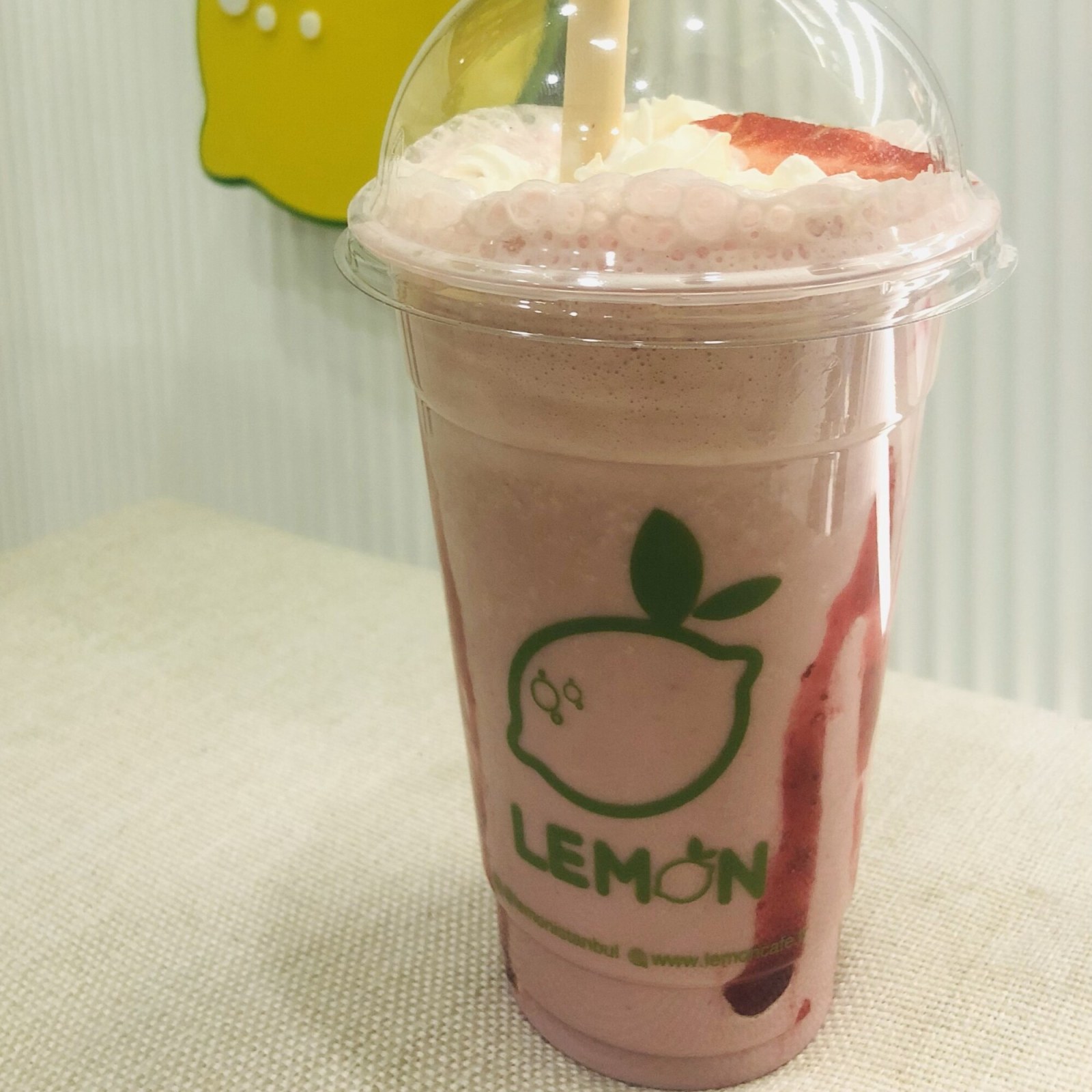 Çilekli Milkshake