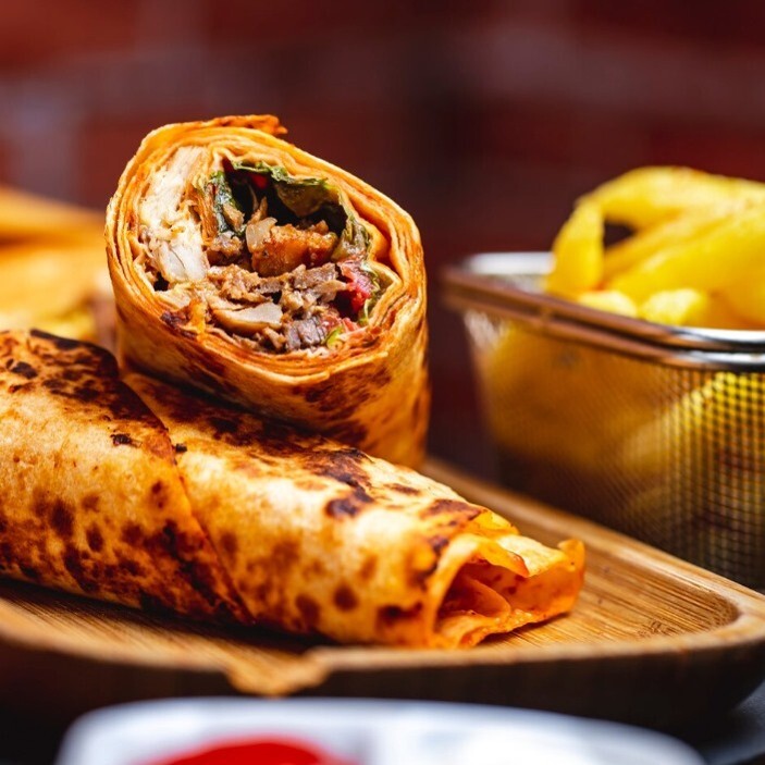 Garlic Soslu Et Döner Dürüm Gurme Yaprak Döner