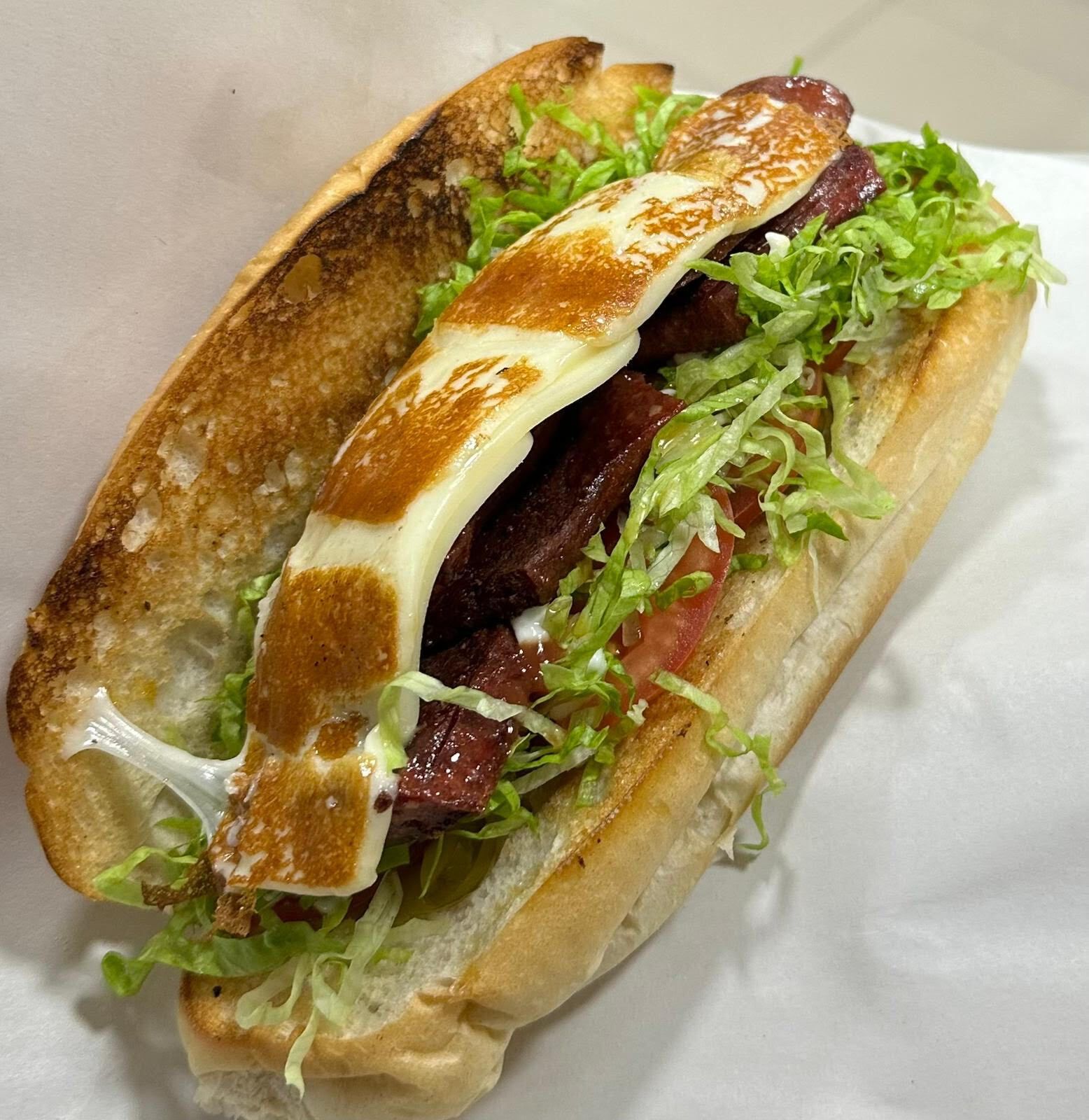 Eritme Kaşarlı Sucuk Ekmek