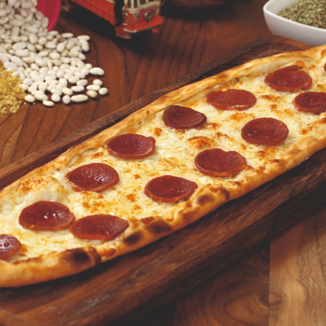 Sucuklu Kaşarlı Pide