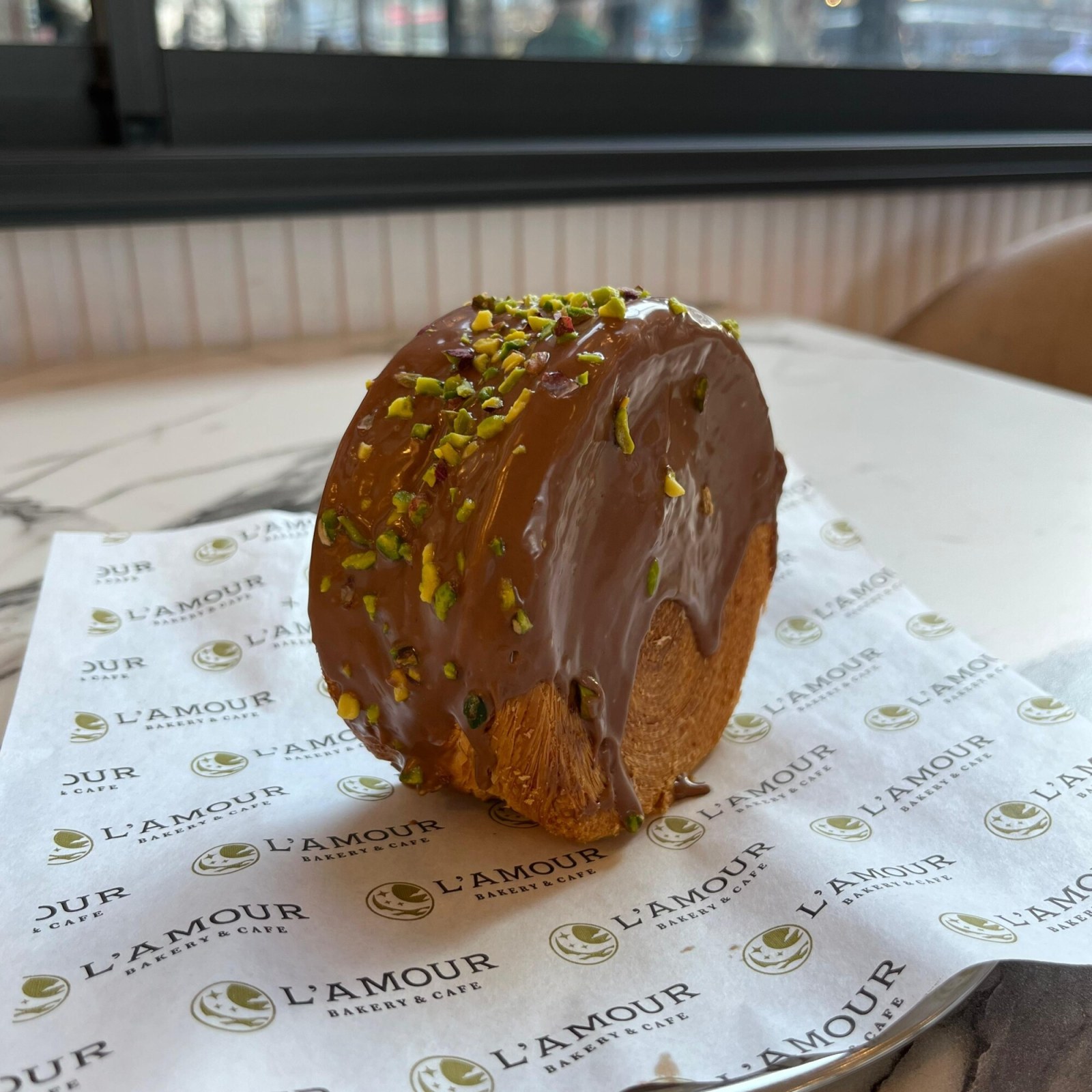 Antep Fıstık Dolgulu Roll Kruvasan