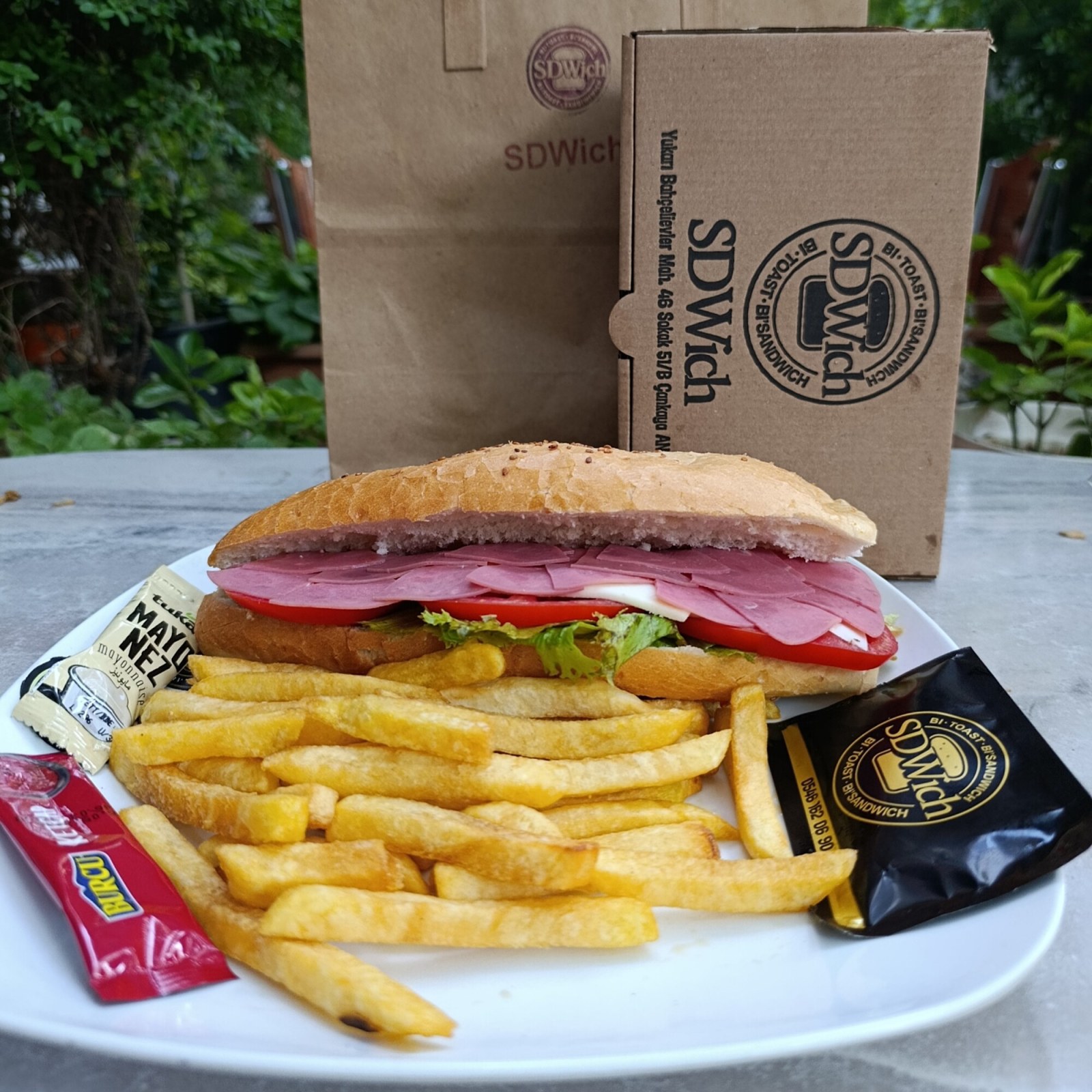 SD Özel Dana Jambonlu Sandviç & Patates Kızartması