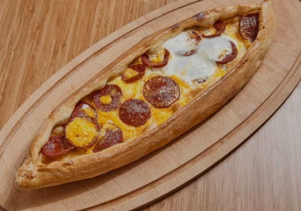 Sucuklu Yumurtalı Pide