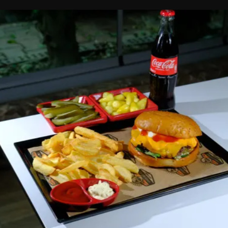 Cheeseburger (150 gr) Menü 2