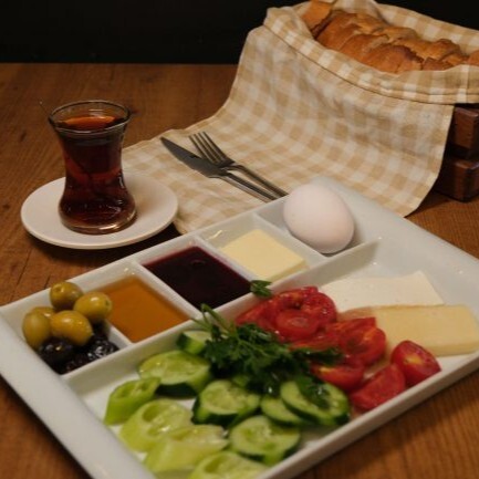 Klasik Kahvaltı Kutusu (13 Çeşit)