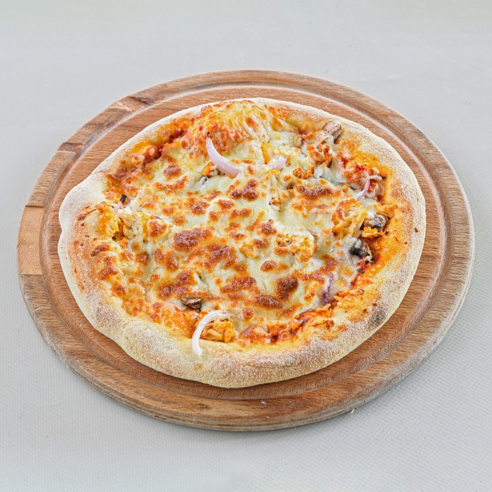 Baharatlı Tavuklu Pizza (Büyük)